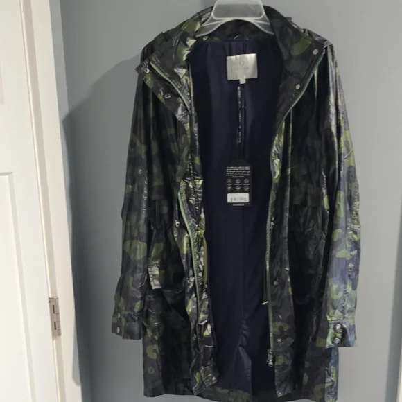 Anatomie Green and Black Trench Coat with Camouflage Design - Picture 8 of 16